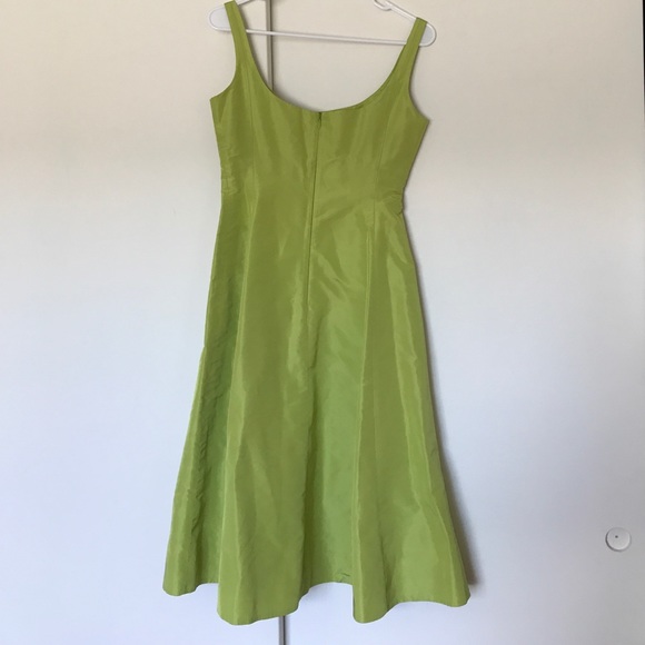 J Crew 100% Silk dress Lovely shade of lime green - Picture 6 of 7